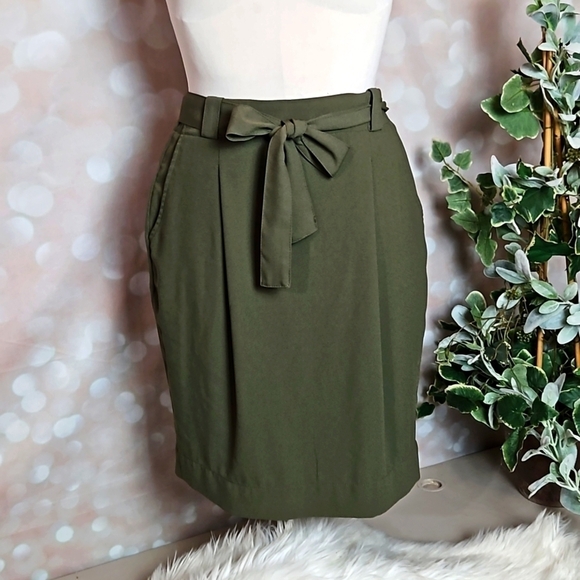 Liz Claiborne Dresses & Skirts - Liz Claiborne | Olive Green Lightweight Pencil Skirt
